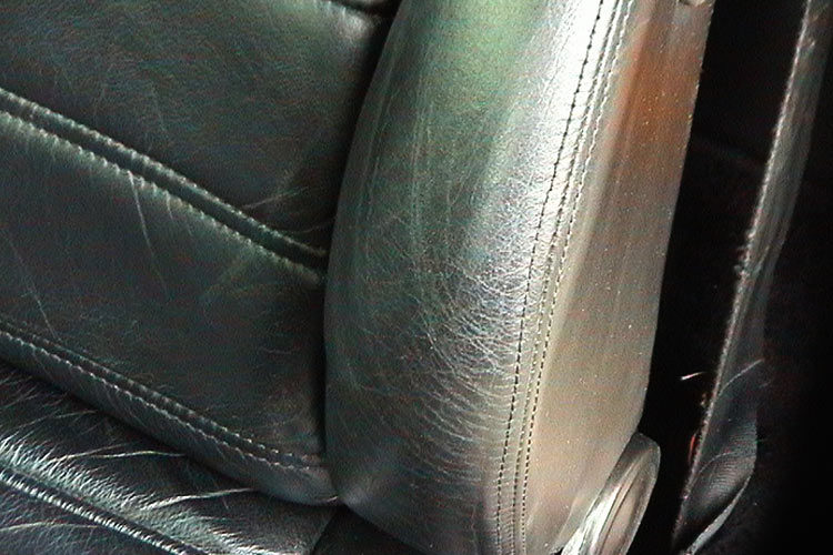 Fahrzeugaufbereitung 8 Autoinstandsetzung Lederreparatur 1 nachher
