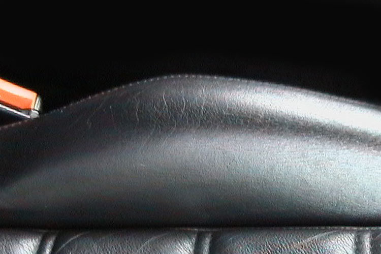 Fahrzeugaufbereitung 12 Autoinstandsetzung Lederreparatur 4 nachher